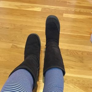 Fuzzy *ugg* boots